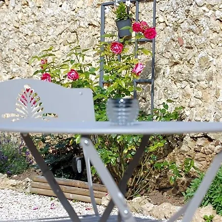 Le Clos Du Mont César Bed and breakfast