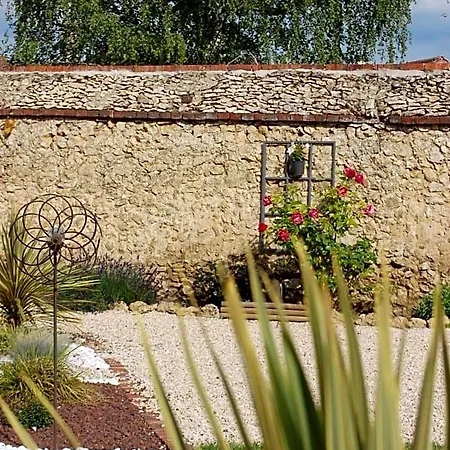 Le Clos Du Mont César Bed and breakfast