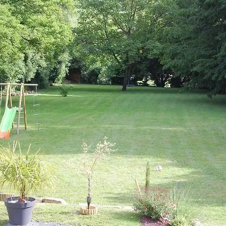 Le Clos Du Mont Cesar Bed & Breakfast 3*